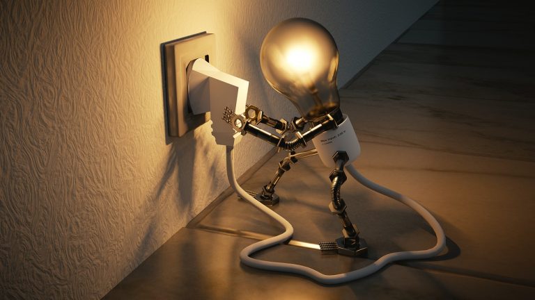 ¿Necesitas cambiar el nombre del recibo de luz de la CFE? Así puedes hacerlo en México